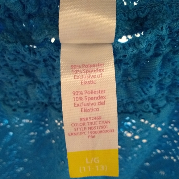 Beach & Pool Shorts - Picture 15 of 16